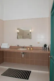 Santa Catalina Boutiquehaus - Image 2