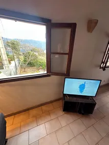 Self-contained F3 apartment with sea and garden views. - Image 2