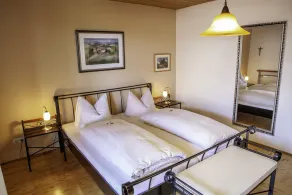 Apartment With Swimming Pool - Image 4