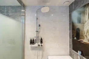 Theban Hotel - Image 4