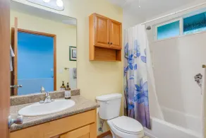 New 3 Bdrm, Large Lanai, Quiet area, Ocean Breezes, Short Walk to the Beach - Image 5