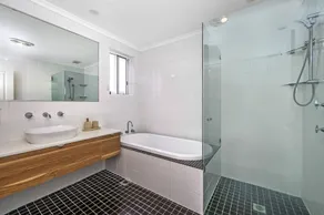 Luxury Beach House - Heated Private Pool & Heated Spa - Fire Pitt - Walk to Beach & Golf - Image 3
