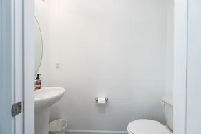 Enjoy this modern brand-new townhouse located in the heart of Jacksonville.  - Image 5