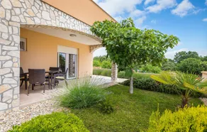 Four-Bedroom Holiday Home In Vodnjan - Image 2