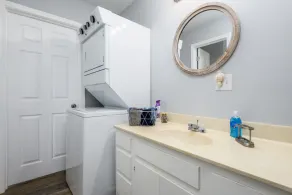 Lakefront, two bedroom, full bath. Relax, swim, kayak & fish on Lake Lookout. - Image 2