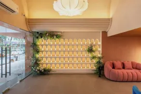 LILYBETH HOTEL PRATUNAM - Image 2