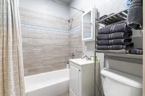 The Cozy Chickasha | Fiber | Extra Parking | W/D - Image 3