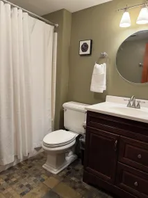 Elegant, Downtown 2-Bedroom Apartment.  Recently updated.  Center of downtown. - Image 3