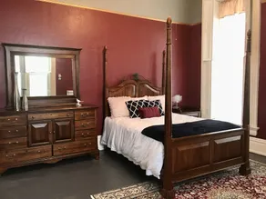 Historic Mansion, Minutes from Downtown - Image 4