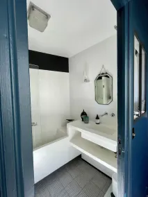 CENTRE MARAIS (picasso place des vosges) .A/C, WIFI, ELEVATOR, VUE, BALCONY ! - Image 3