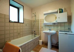 Burgundy farmhouse converted into a gîte in a quiet hamlet - Image 3