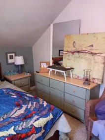 UPPER 3 rm.  studio B&B steps from beach & farm markt/shop'g.; dogs ok w/fee. - Image 3