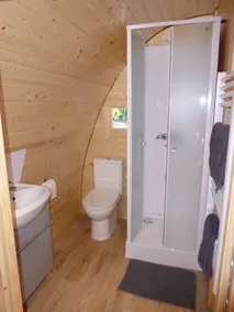 Komfortable MEGAPOD Waldhütte - Image 3