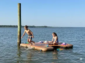 Riverfront Cottage w/ Private Beach Near Wmsburg - Image 2