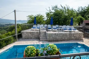 Unique apartment with roof terrace, orchard and pool, 2 km to sea - Image 4