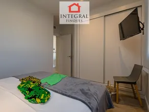 Luxury Apartment with Modern Amenities, 100m from Beach, Parking Included - Image 5
