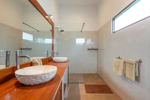 Luxury relaxing sea view villa Upperhouse - Image 2
