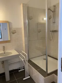 Spacious studio apartment less than 5 minutes from the beaches of the Pink Granite Coast - Image 2