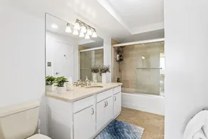 Beautiful Waterfront Retreat with Marina Views, Pool/hot tub/gym - Image 3
