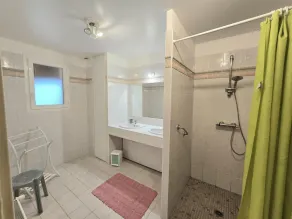 Large country house with private pool and pets allowed - Image 4