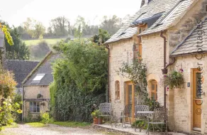 OYSTER BARN, pet friendly, character holiday cottage in Naunton - Image 4