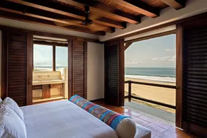 Stunning, Oceanfront Casa de Olas - Image 5
