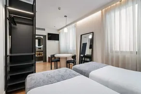 Pac Fico Deluxe Twins Suite Near Retiro - Image 4