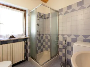 Apartment in Netro With Balcony and Views - Image 4