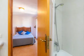  Central Apartment at the Beach Promenade with Wi-Fi and Sea View - Image 2