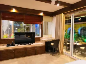 Shivers Oasis 4 boutique Luxury Room Hotel - Image 2