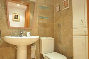 Apartment direkt am Strand in Roses, Costa Brava! 2 Schlafzimmer, Meerblick, Pool, kostenloses WLAN. Buchen Sie jetzt! - Image 4
