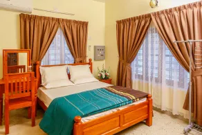 One bed room with toilet in a posh villa - Image 4
