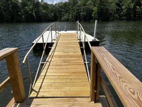 Fishing Paradise. Super relaxing 2-bedroom Lakefront with AMAZING Screened porch - Image 2