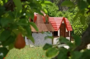Immaculate 2-Bed Cottage near Krka Waterfalls - Image 3