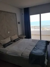 Palm Hotel - Image 4