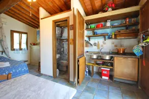 Cottage surrounded by nature near Sea - Image 2