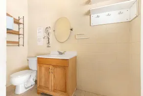 Hot tub, pool, bbq, game room near downtown - Image 5