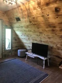 Helt Ozark Mountains Getaway - Image 3