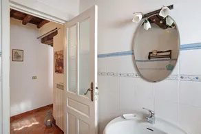 Apartment 'Il piccolo fienile' with Shared Pool, Garden and Wi-Fi - Image 3