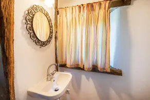 Holiday Home 'Dependance With Jacuzzi' with Terrace, Garden and Wi-Fi - Image 2