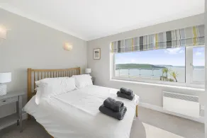 3 bed | stunning sea views & private beach access - Image 4
