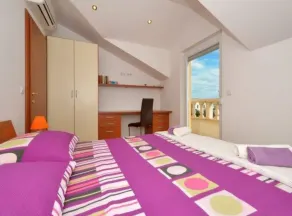 Bright Kaštela Apartment with Balcony and Private Parking - Image 3