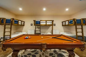 San Marcos River House I 2 Pickleball Courts I Sleeps 20+ l Hot Tub l 3 acres - Image 4