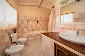 Spacious House with Shared Pool in Machabee - Image 4