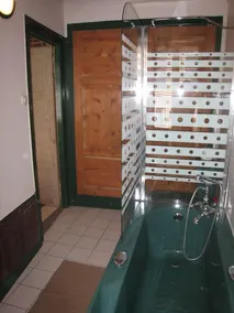 typisk hus i landsbyens centrum - Image 4