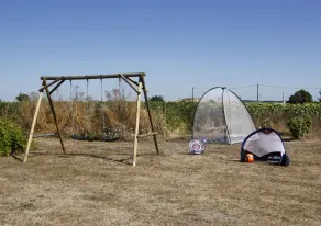 ** Poolen er varm, og Chai Garden er omgivet af solsikker - Magic ** - Image 3
