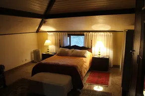 English Farmhouse - Image 5