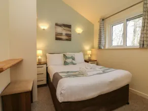 6 MANLEIGH PARK, pet friendly, with a garden in Combe Martin - Image 4