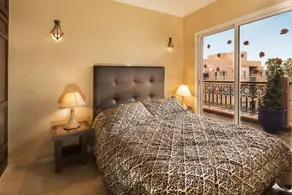 Duplex apartment with private pool - Image 5