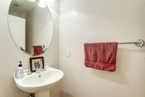 1 Block to Bay: Pet-Friendly Retreat in Alameda! - Image 5